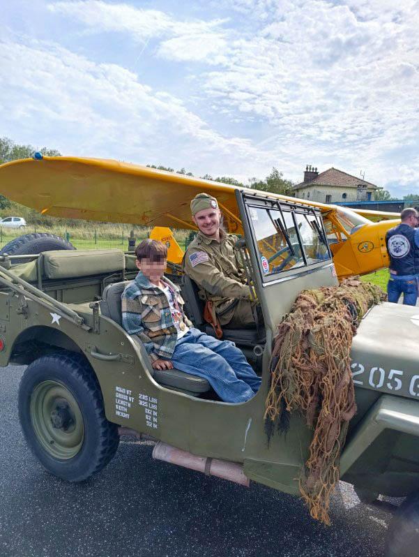 Pupille dans jeep